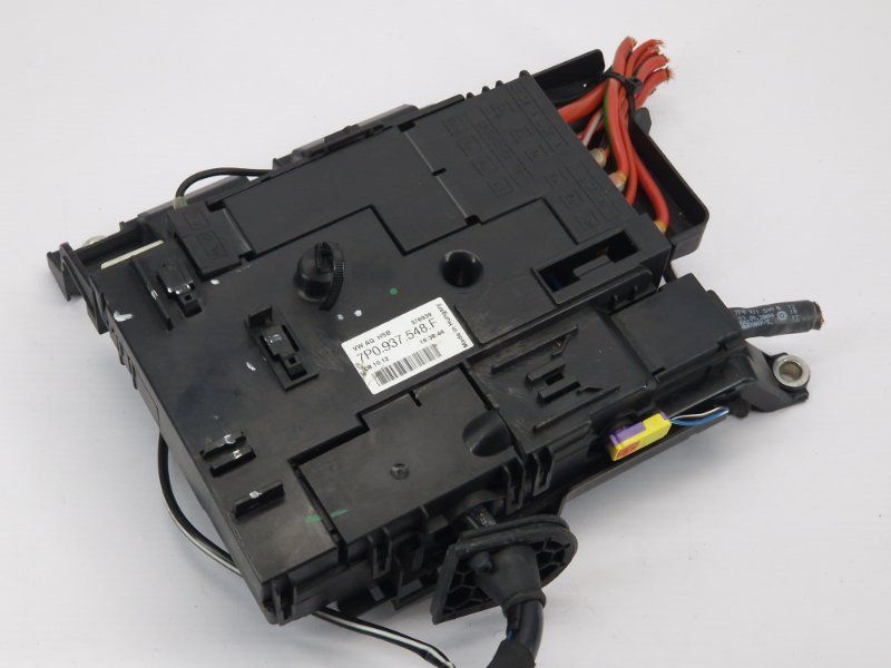 Блок запобіжників 7P0937548F Volkswagen Touareg