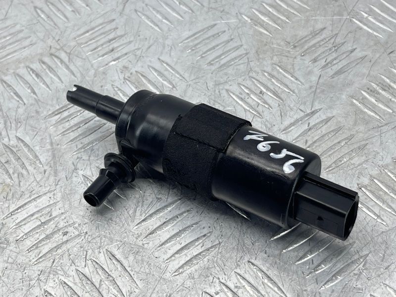 Насос омивача 6R0955681 Audi Q7