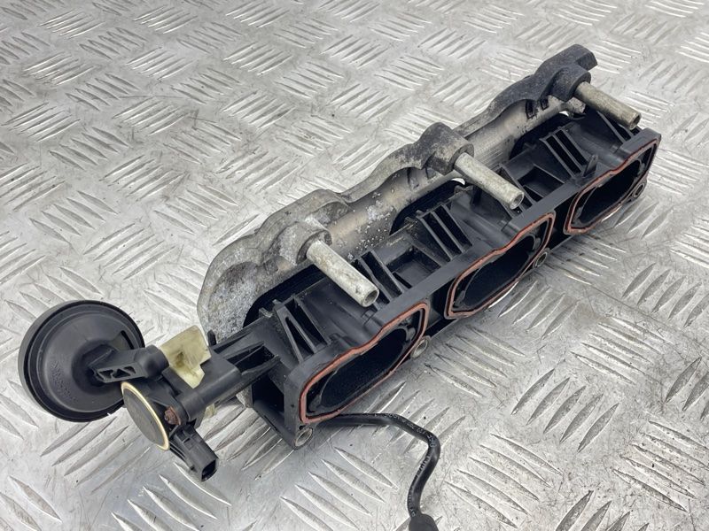Колектор впускний 06e133110af Audi Q7