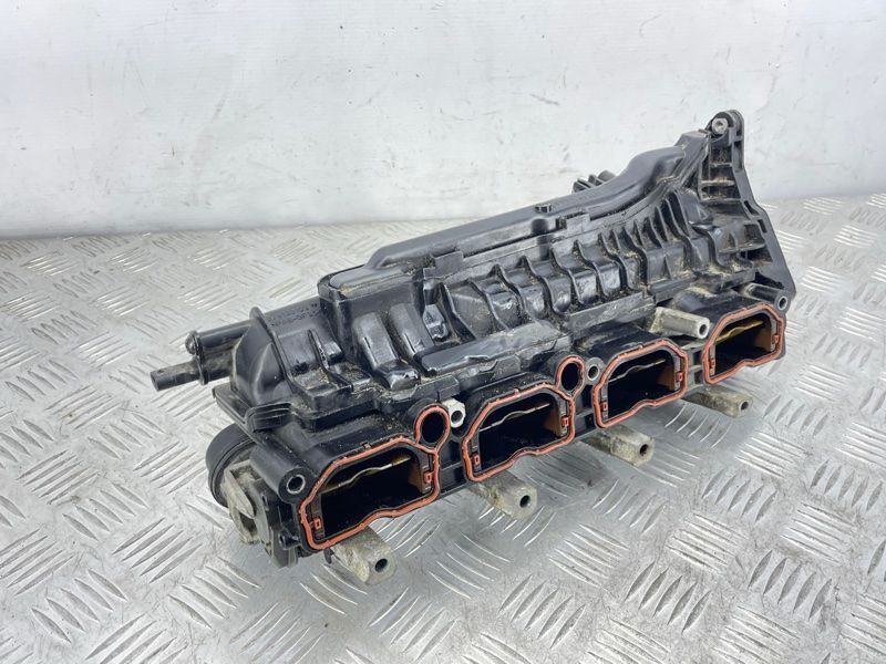 Колектор впускний 079133109BF Audi S6