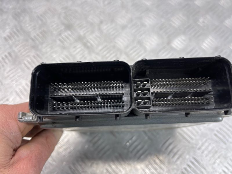 Блок керування двигуном 4M0907551A Audi Q7