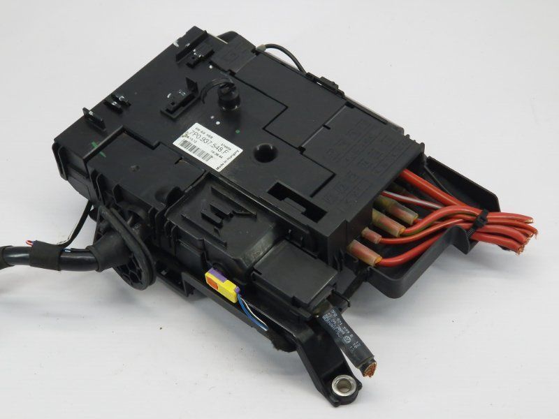 Блок запобіжників 7P0937548F Volkswagen Touareg