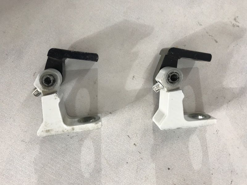 Петля дверей 5N0831401A Volkswagen Tiguan