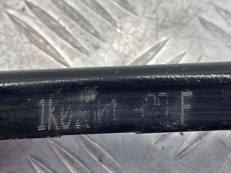 Рычаг задней подвески поперечный нижний 1k0501529f Volkswagen Tiguan