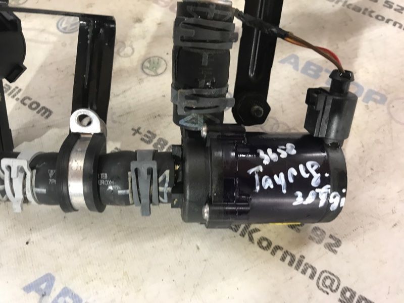 Патрубок системы охлаждения 7P0819925C Volkswagen Touareg