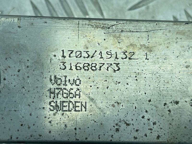 Поперечина 31688773 Volvo XC60