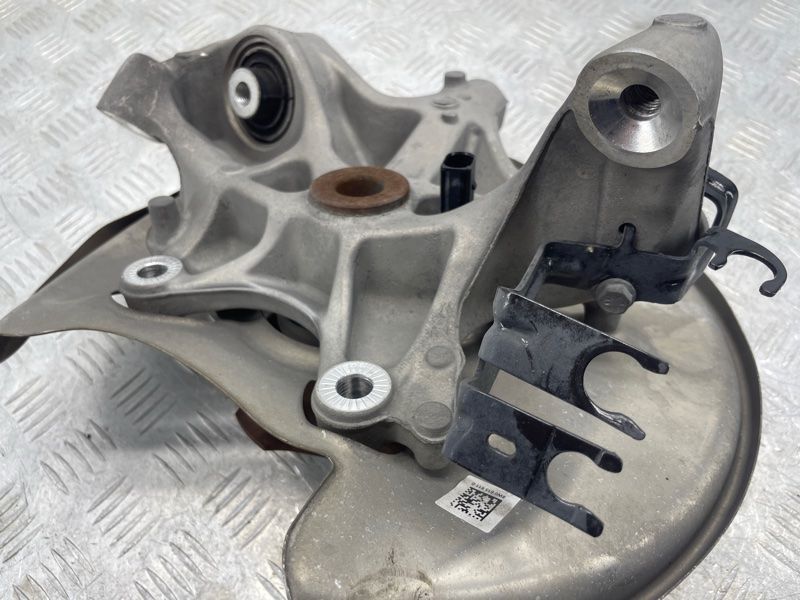 Поворотний кулак / цапфа з підшипником 8W0505431T Audi A4