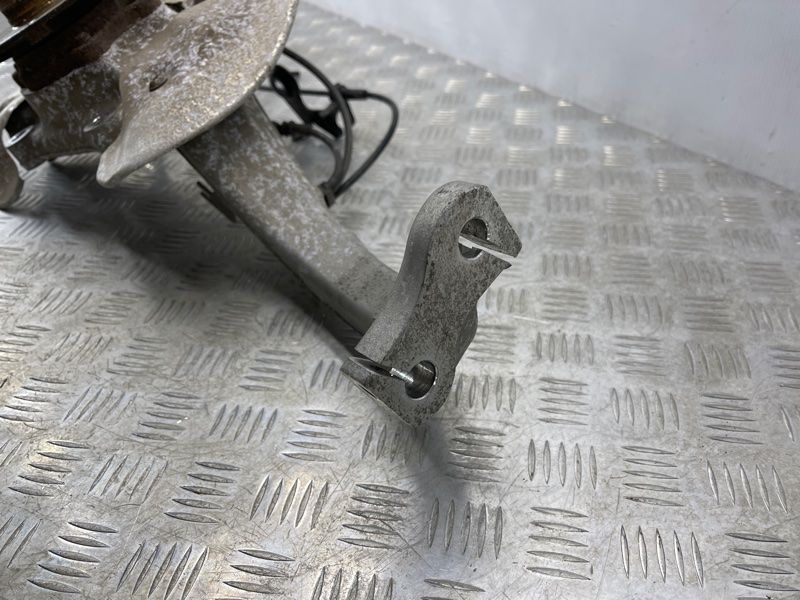 Поворотный кулак / Цапфа 4G0407241D Audi A6