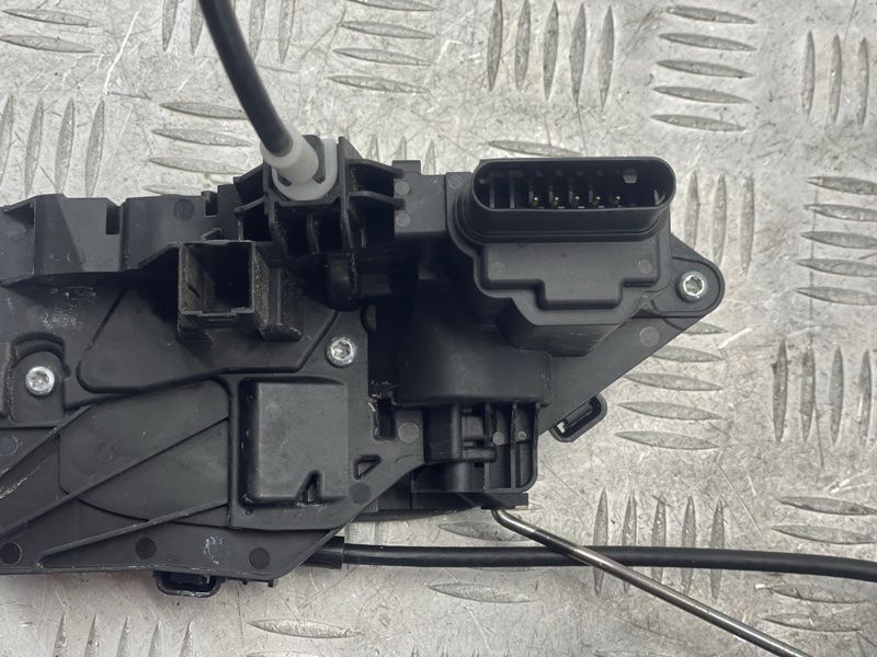 Замок дверей 31440997 Volvo XC60