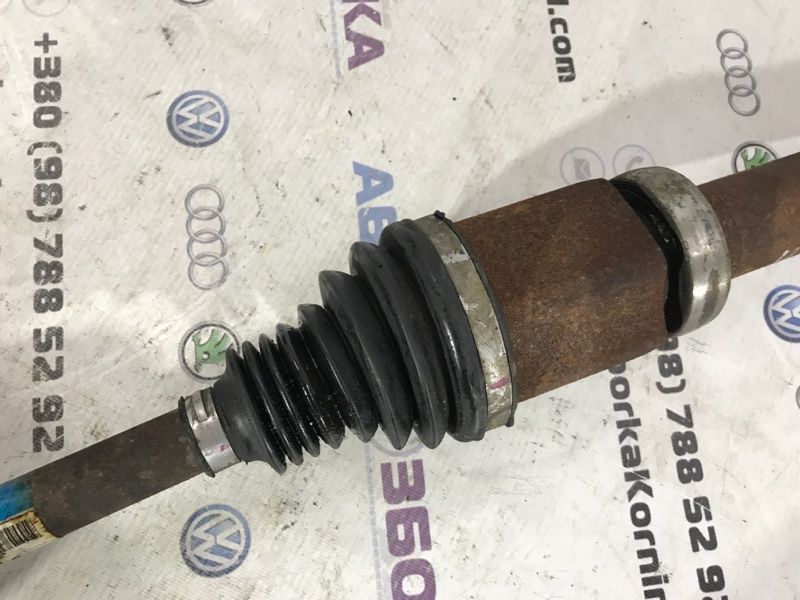 Піввісь HG9Z3B436D Ford Fusion