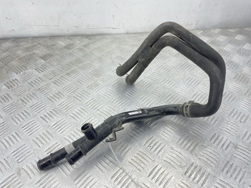 Трубопровід системи охолодження 7P0121070AC Volkswagen Touareg