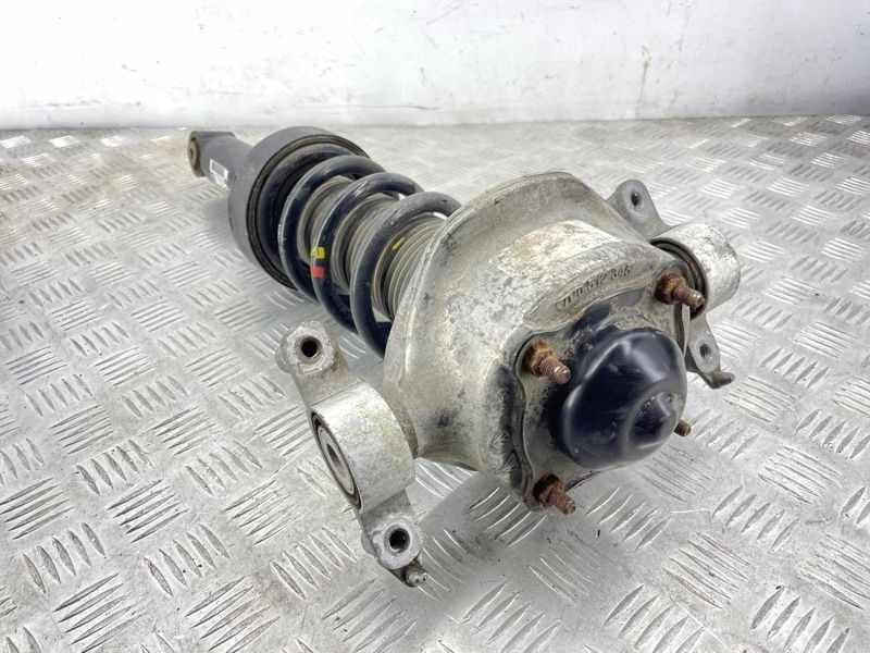 Стійка амортизатора в зборі з пружиною 7P6513029BG Volkswagen Touareg