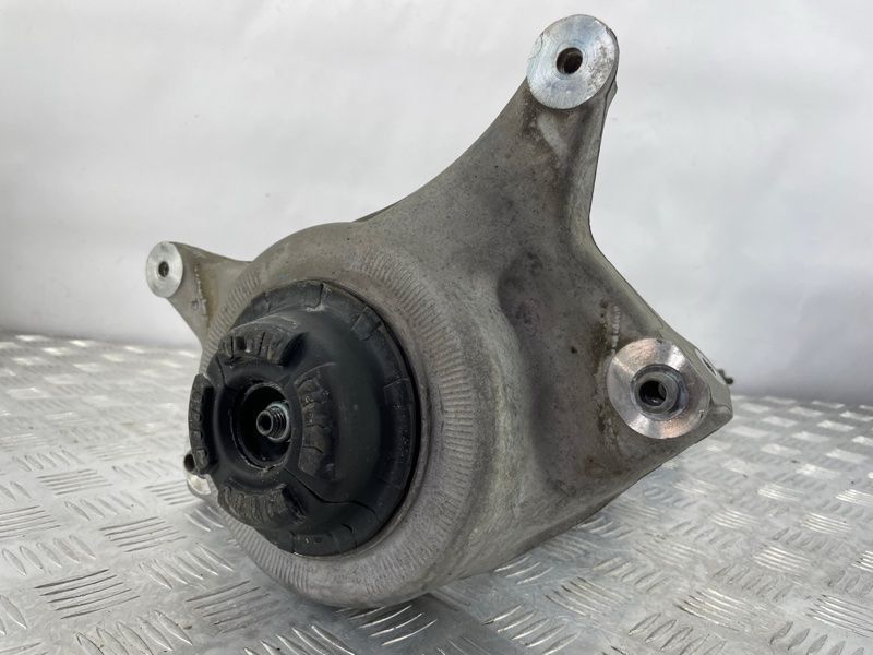 Стойка амортизатора 8R0413031BD Audi Q5