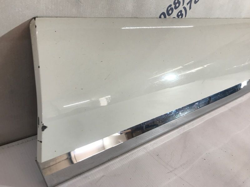 Накладка двери 7P6854950H Volkswagen Touareg