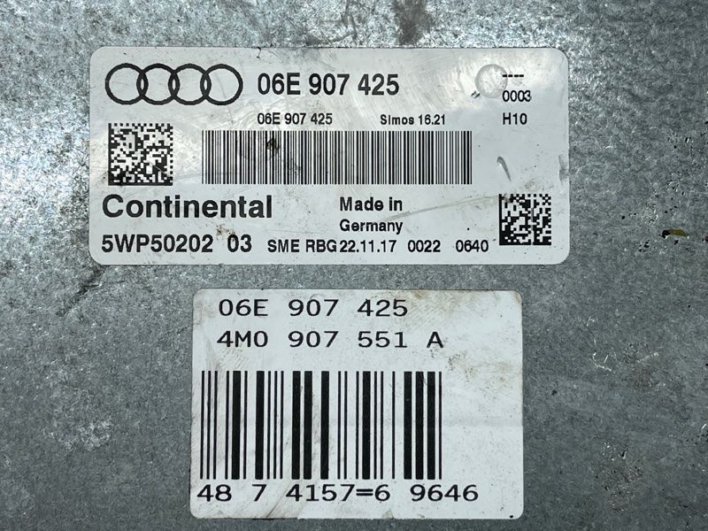 Блок керування двигуном 4M0907551A Audi Q7