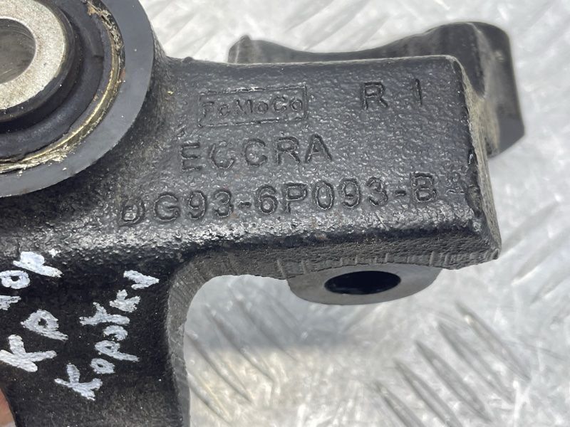 Кронштейн опори двигуна DG936P093B Ford Fusion