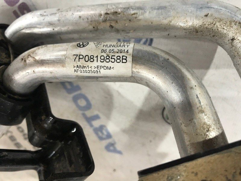 Патрубок системы охлаждения 7P0819925C Volkswagen Touareg