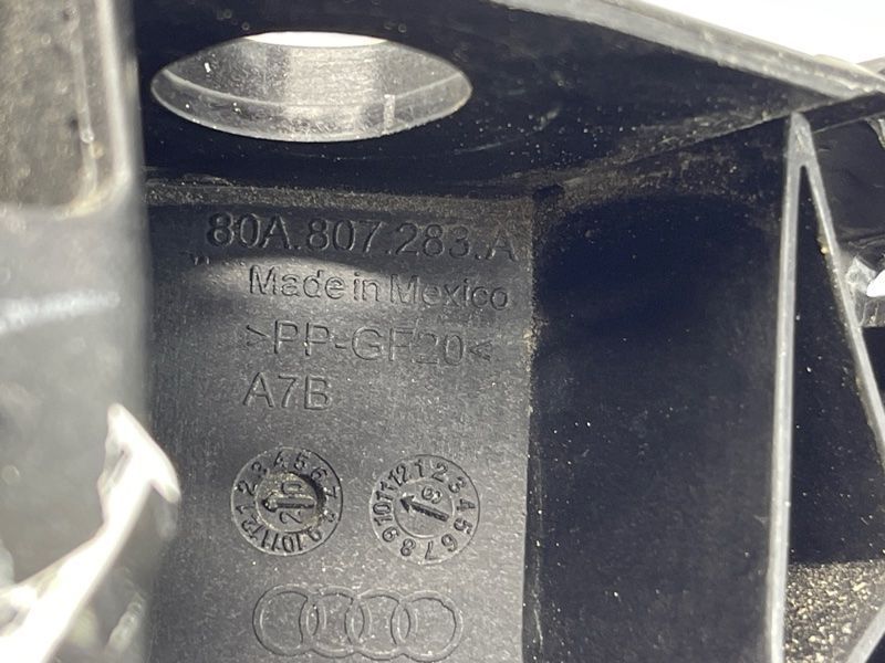 Направляюча переднього бампера 80A807283A Audi Q5