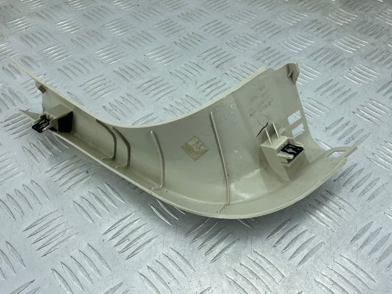 Обшивка кришки багажника cj54s42324afw Ford Escape