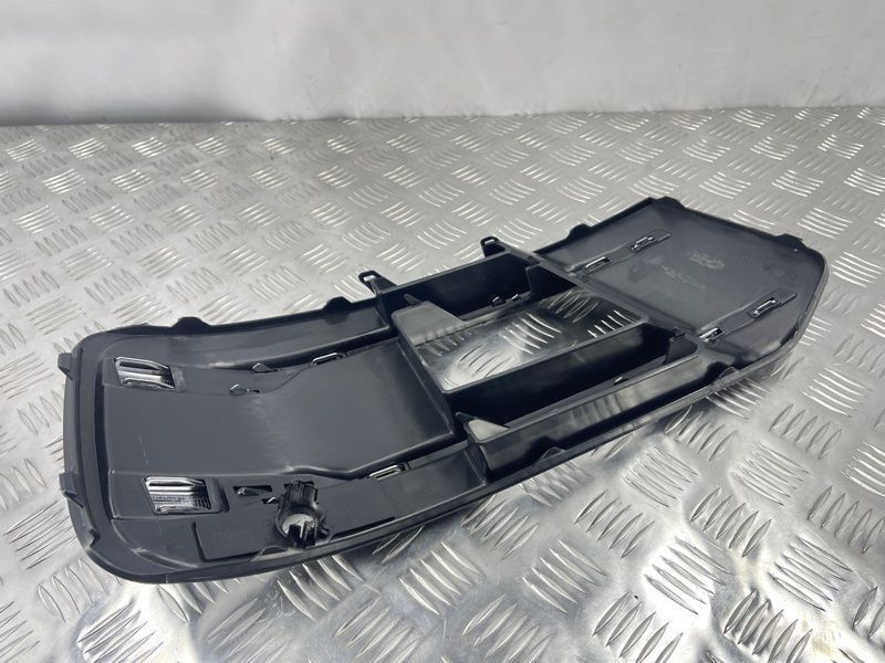 Решетка воздухозаборника бампера 4M0807681T4W3 Audi Q7