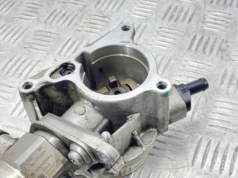 Вакуумний насос 06h145100ak Volkswagen Tiguan