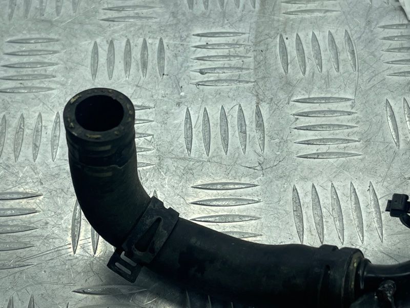 Патрубок 7L0121109F Volkswagen Touareg