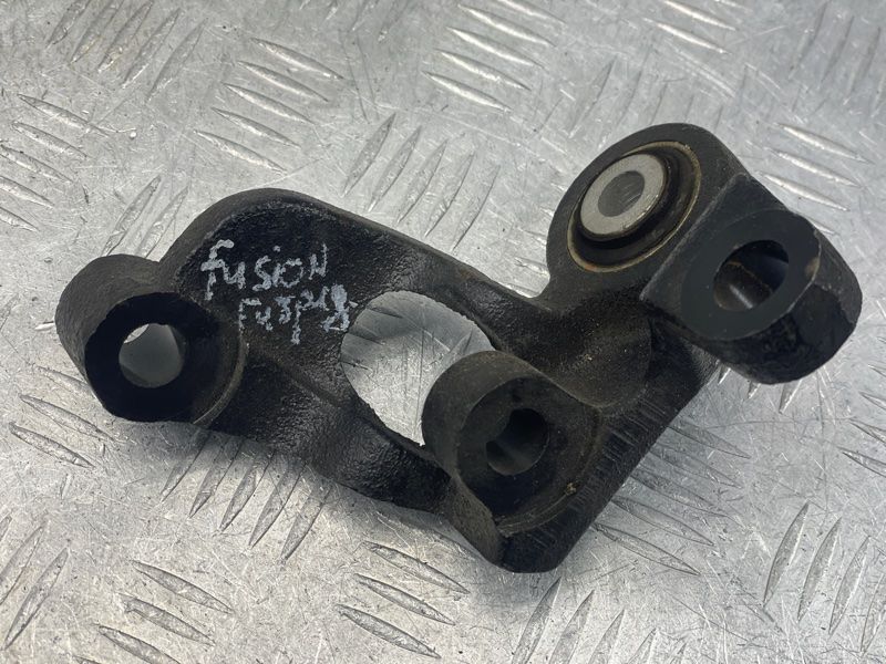 Кронштейн опори двигуна DG936P093B Ford Fusion