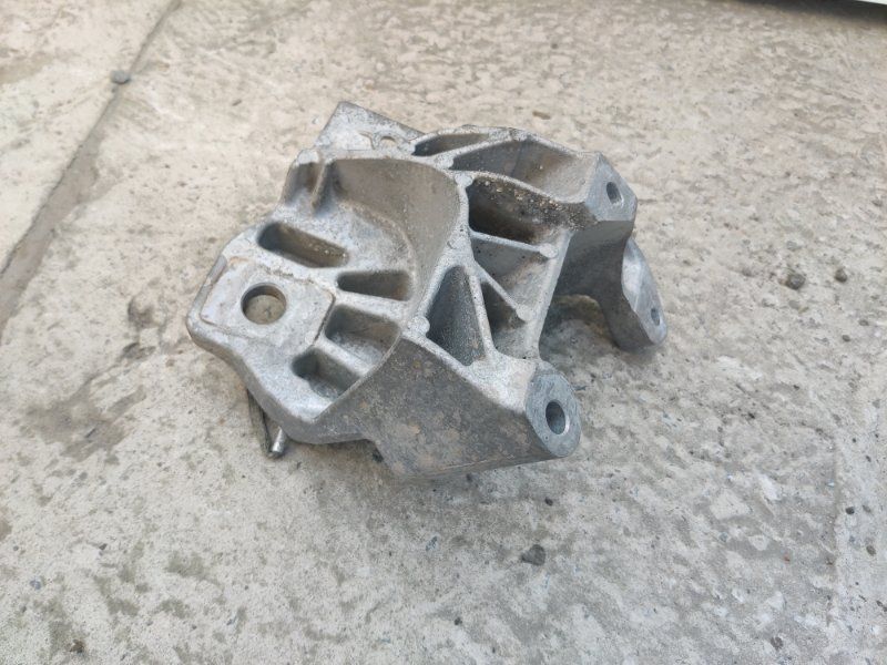 Опора / подушка двигуна 31460904 Volvo XC60