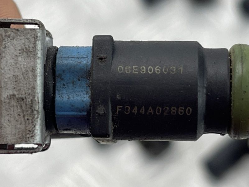 Паливна форсунка низького тиску 06E906031 Audi A6 Audi A6, Audi A7, Audi A8, Audi Q7