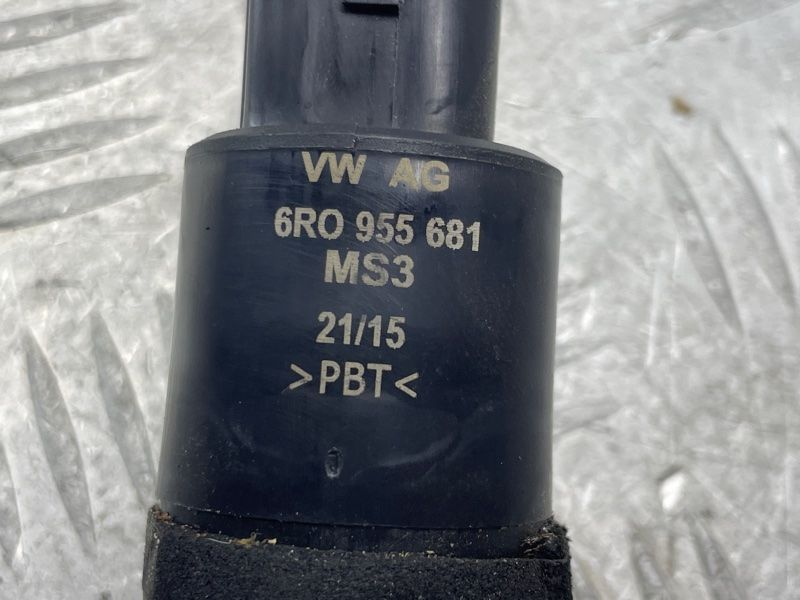 Насос омивача 6R0955681 Audi A6