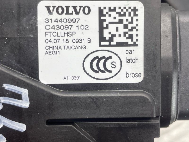 Замок дверей 31440997 Volvo XC60