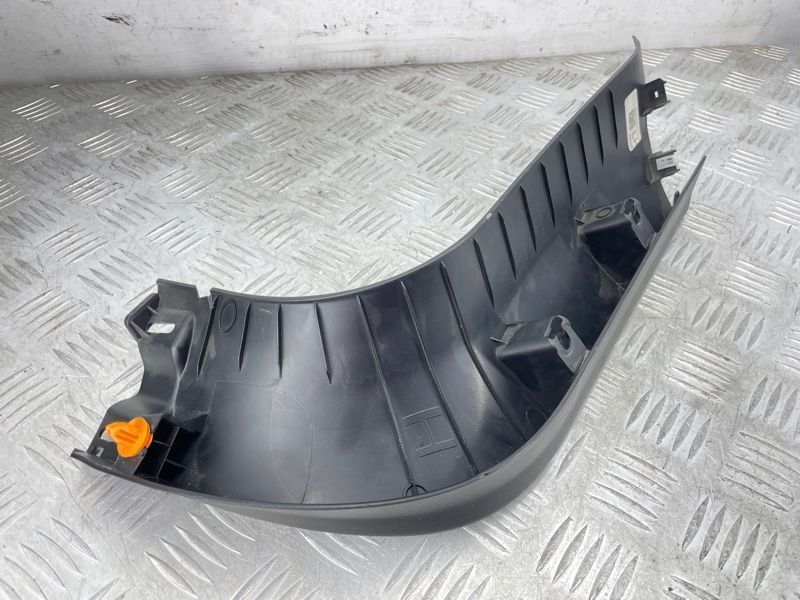 Обшивка кришки багажника LJ6BS42325ACW Ford Escape
