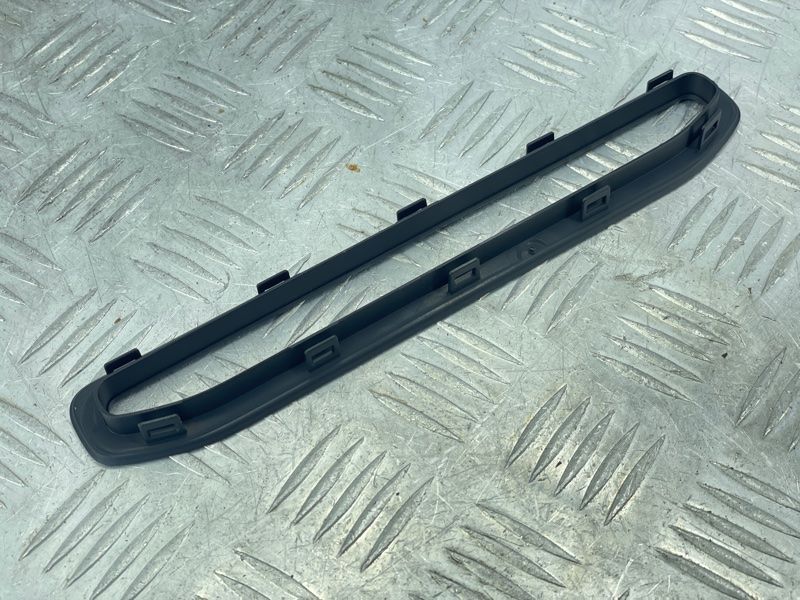 Накладка торпедо 4M18573256PS Audi Q7