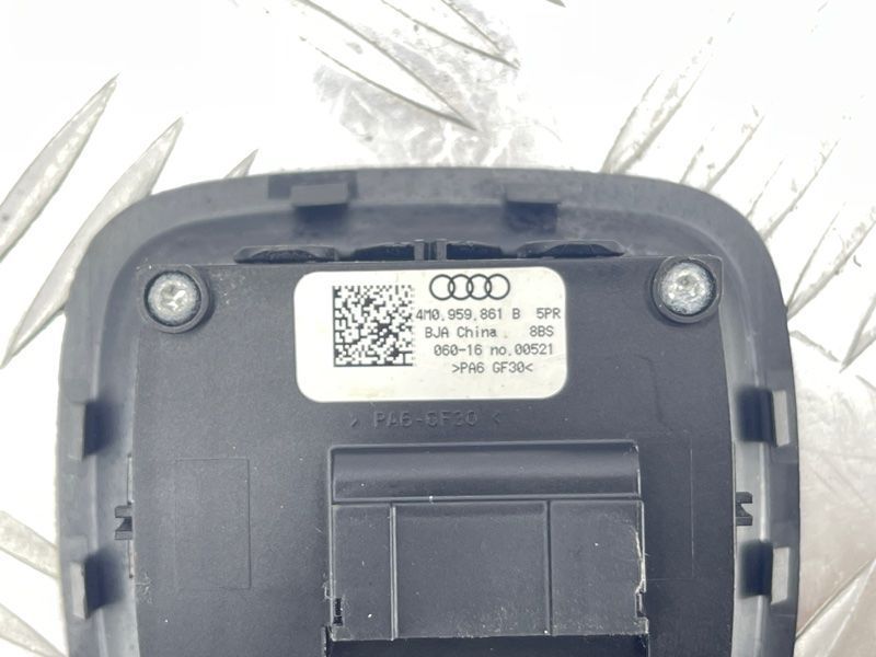 Клавиша разблокировки спинки сиденья Audi Q7