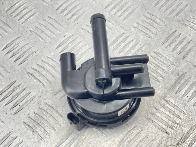 Клапан адсорбера 8K0906253J Audi S4