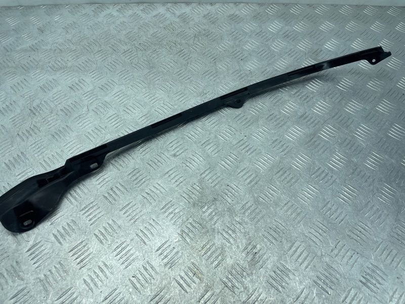 Уплотнитель двери 30762362 Volvo XC60