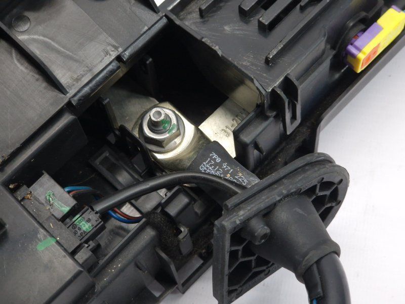 Блок запобіжників 7P0937548F Volkswagen Touareg