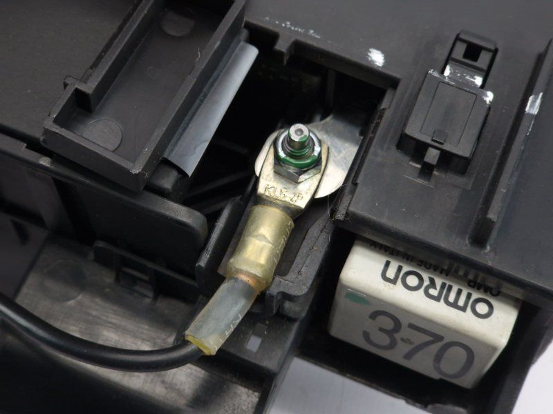 Блок запобіжників 7P0937548F Volkswagen Touareg