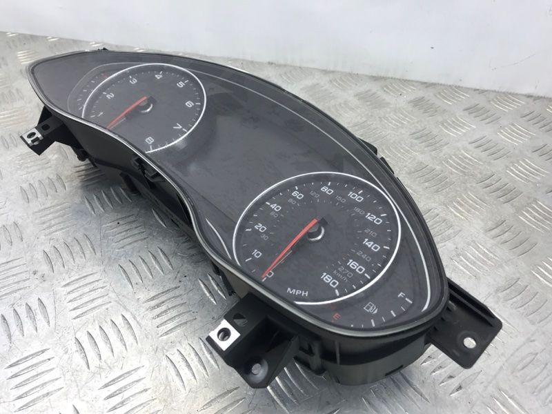 Комбинация приборов / Спидометр 4G8920982M Audi A6