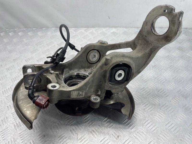 Поворотный кулак / Цапфа с подшипником 8R0505436C Audi Q5
