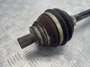 Полуось 5N0407761N Audi Q3