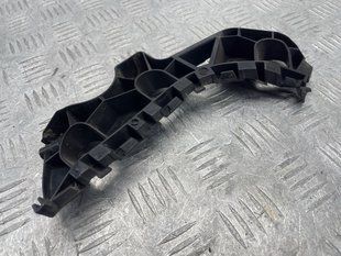 Направляюча переднього бампера 3C8807183B Volkswagen CC