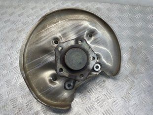 Поворотний кулак / цапфа з підшипником 8W0505460F Audi A4