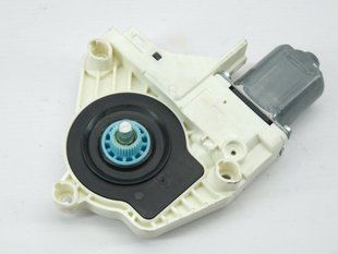 Електродвигун склопідйомника задній правий 8K0959812A Audi Touareg Audi A4, Audi A4 Allroad, Audi A6, Audi Q3, Audi Q5, Audi S4, Audi S6, Audi SQ5, Porsche Cayenne, Volkswagen Touareg