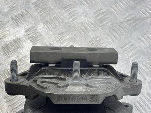 Опора / подушка двигуна 8W0399156 Audi A4
