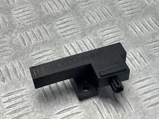 Антенна бесключевого доступа (KESSY) 8K0907247 Audi A6 Audi A4, Audi A4 Allroad, Audi A5, Audi A6, Audi A7, Audi A8, Audi Q5, Audi RS5, Audi RS7, Audi S4, Audi S5, Audi S6, Audi S7, Audi S8, Audi SQ5