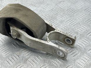 Кронштейн опоры двигателя 31339951 Volvo XC60