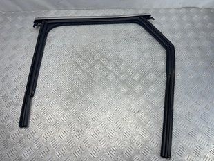 Направляющая стекла двери 80A839431A Audi Q5