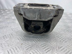 Опора / Подушка двигателя Audi Q3