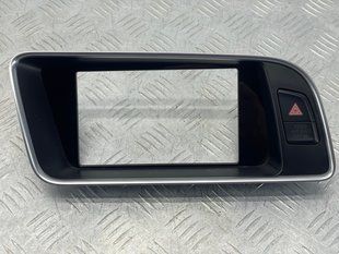Накладка дисплея 8R1857186SV58 Audi Q5